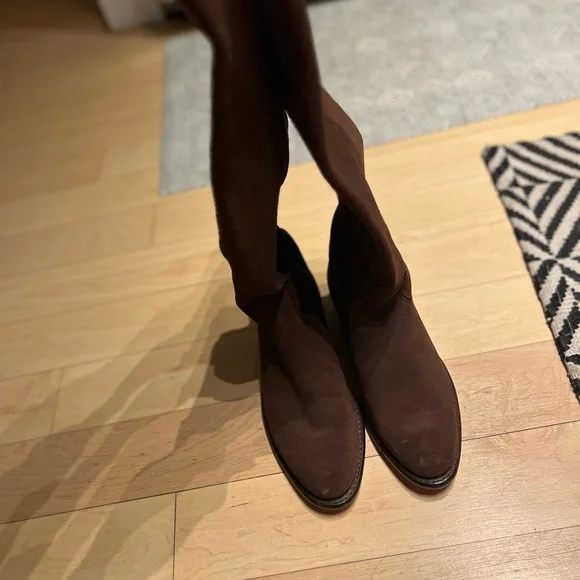 Frye suede tall riding boots stylish and never used y2k boots run 7in width. - Picture 5 of 13